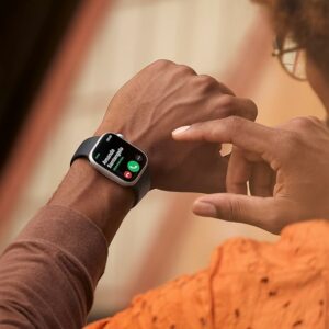 In summary, the Apple Watch Series 8 sets a new standard for wearable technology, offering unparalleled performance, functionality, and style. Whether you're a fitness enthusiast, a tech aficionado, or simply looking to streamline your daily routine, this smartwatch is sure to exceed your expectations.